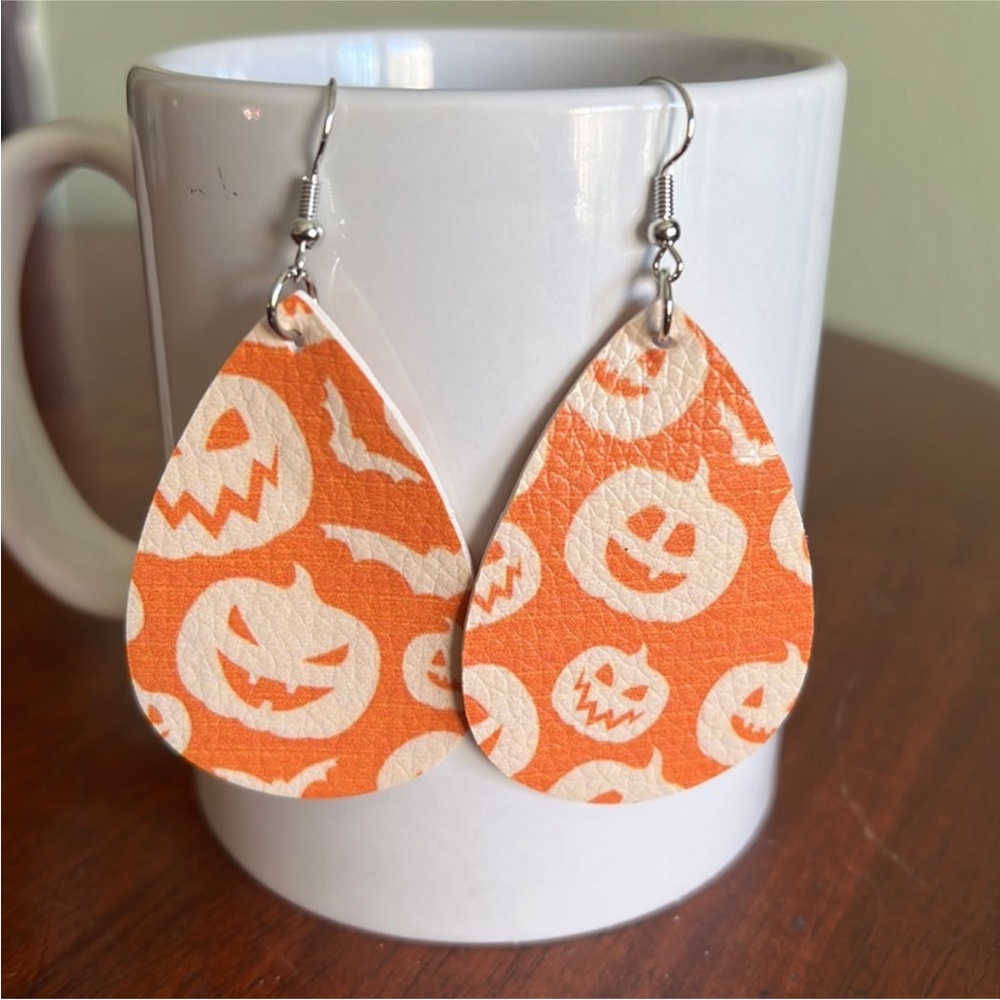 NWT Halloween Tear Drop Earrings
